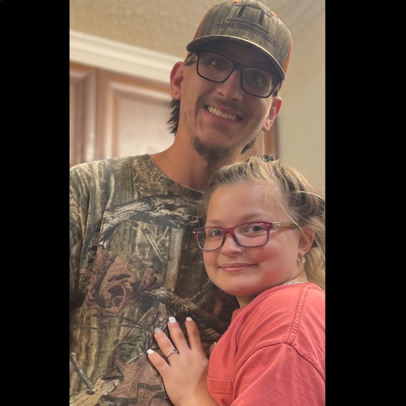 Meet your Posher, Emily - Picture 2 of 2